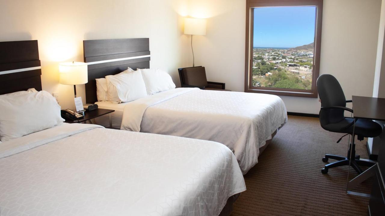 Holiday Inn Express Guaymas By Ihg Buitenkant foto A typical room at the Best Western Premier Executive Residency