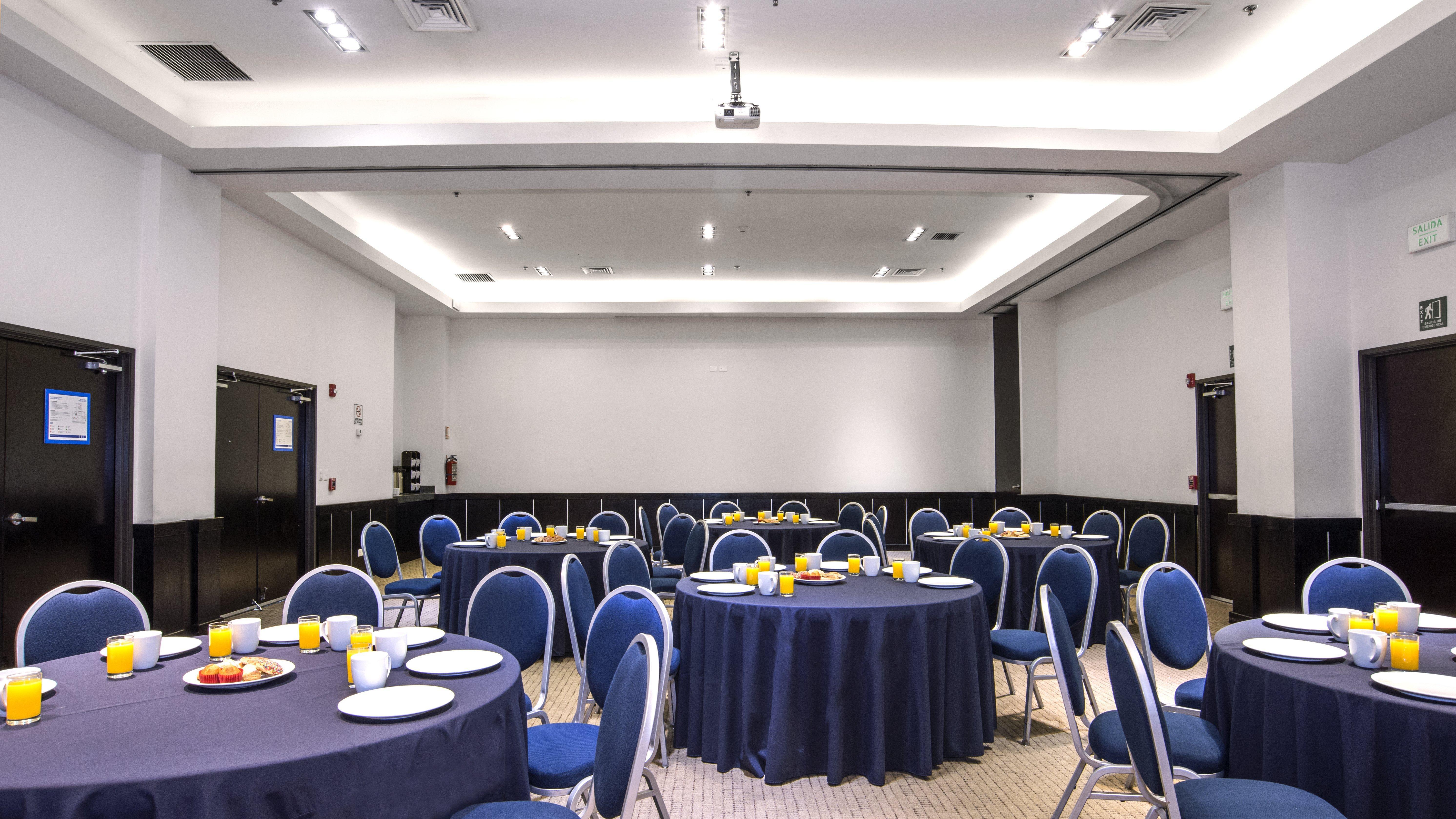 Holiday Inn Express Guaymas By Ihg Buitenkant foto A typical meeting room