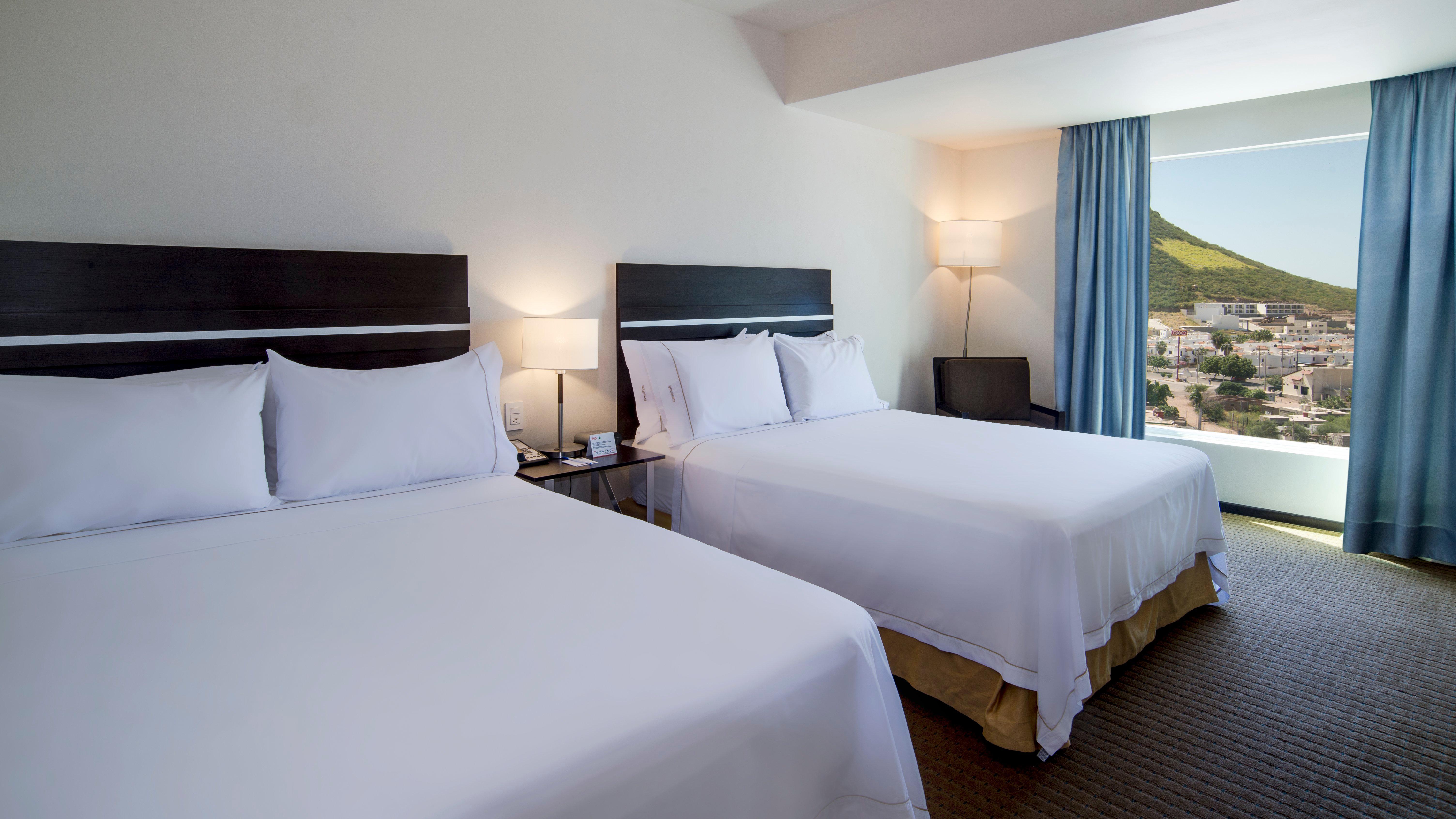 Holiday Inn Express Guaymas By Ihg Buitenkant foto A typical guest room at the Hilton San Diego Bayfront