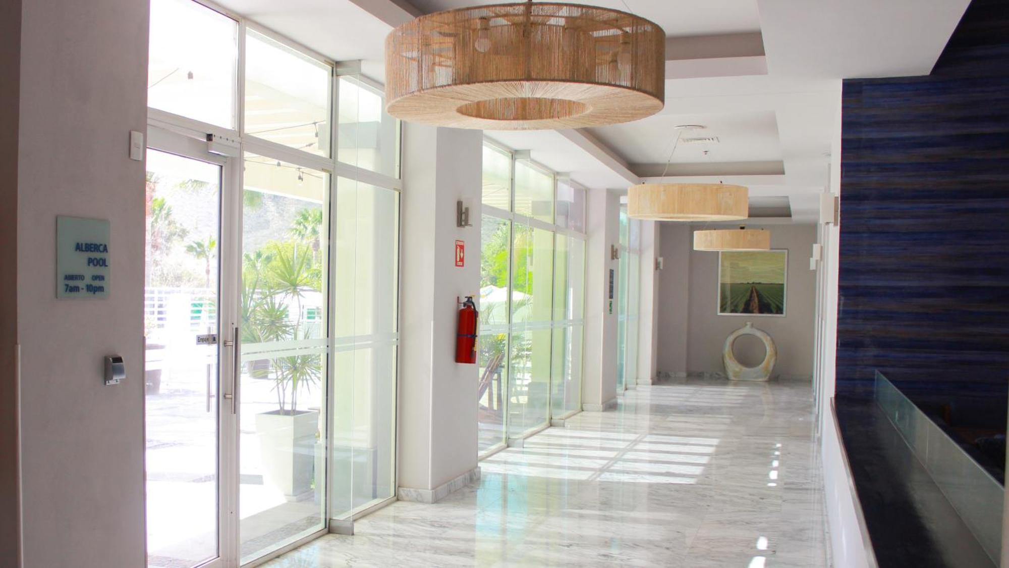 Holiday Inn Express Guaymas By Ihg Buitenkant foto Interior of the hotel